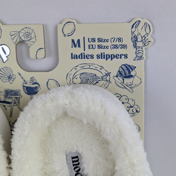 Cosmopolitan Slippers Sherpa Embroidered Memory Foam Slip On Ivory M (7/8) NWT - Picture 9 of 12